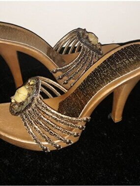 Charles David Metallic Bronze Heel